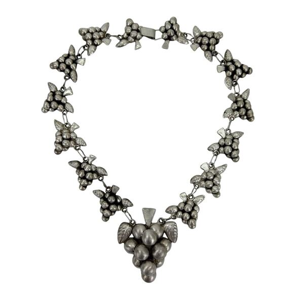 Vintage Art Deco Mexican Sterling Silver Repousse Grape Necklace 16" Long - Picture 1 of 8